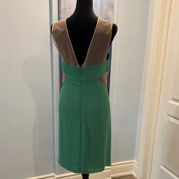BCBGMaxAzriaGreen Dress- size 8 - Picture 4 of 5